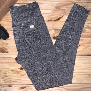 FOREVER21• small• high waist leggings w open side